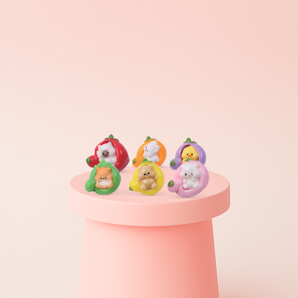 Cute Pet in Cozy Home Squishies featuring cat, chick, pig, bunny, and other mini animal slow-rising stress relief toys.